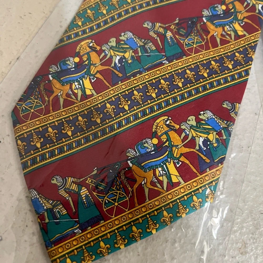 100% Pure Silk Made In Italy Equestrian‎ Knight ALL OVER Print Silk Tie Red Gold